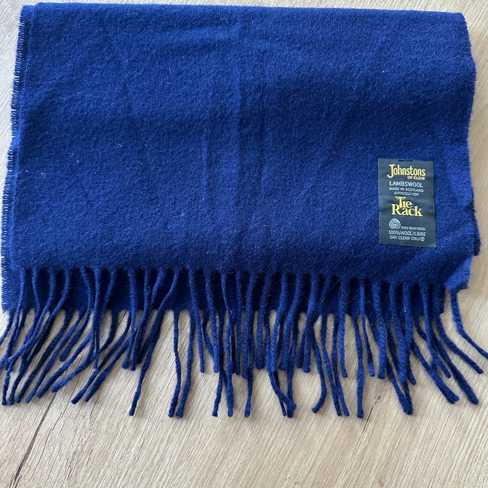Johnstons of Elgin Navy Lambswool Scarf